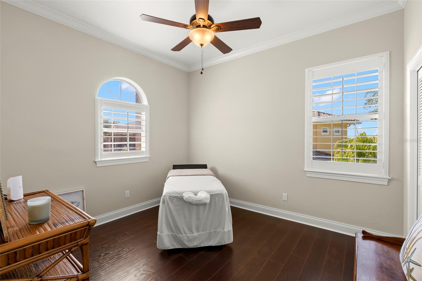 Listing photo id 52 for 9183 Waterash Lane N