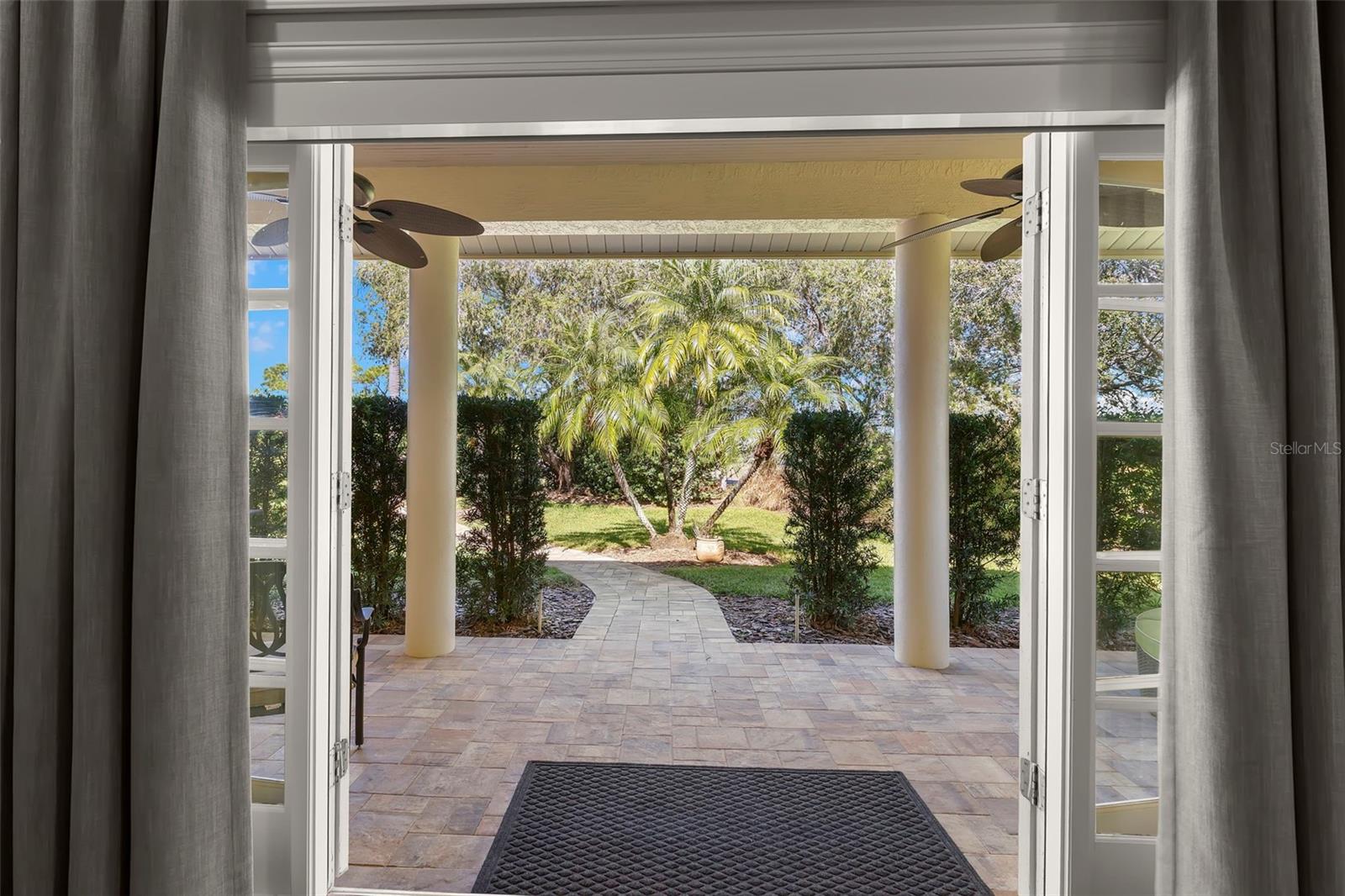 Listing photo id 71 for 9183 Waterash Lane N