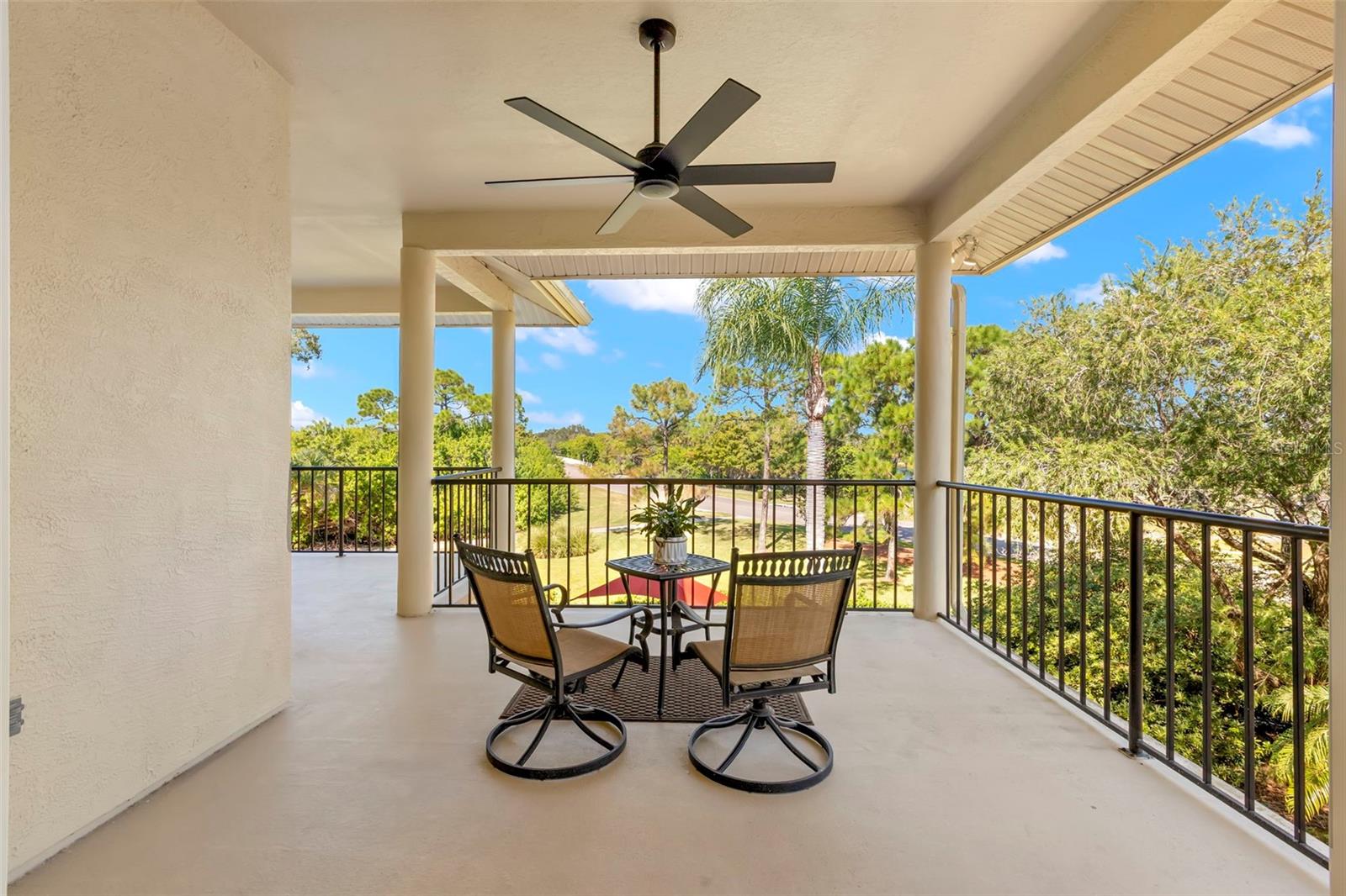 Listing photo id 74 for 9183 Waterash Lane N