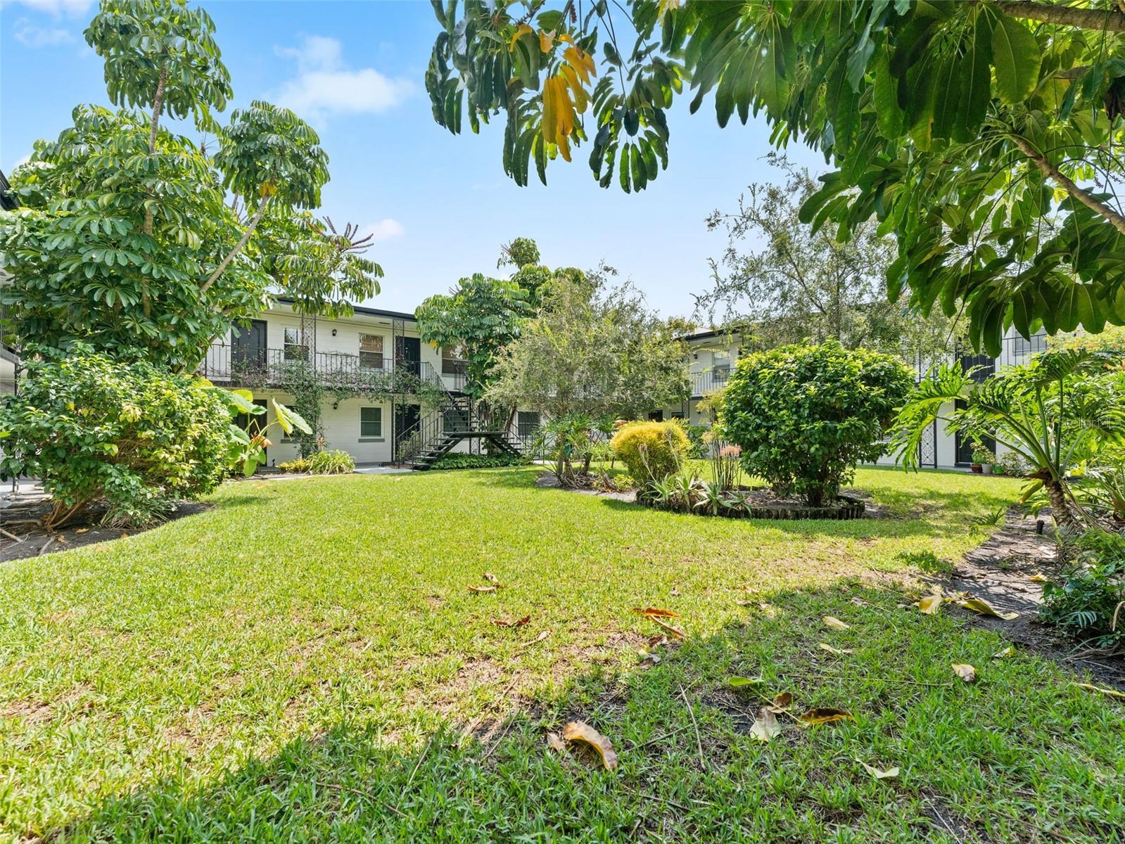 Image 13 of 14 For 2808 Azeele Street 117