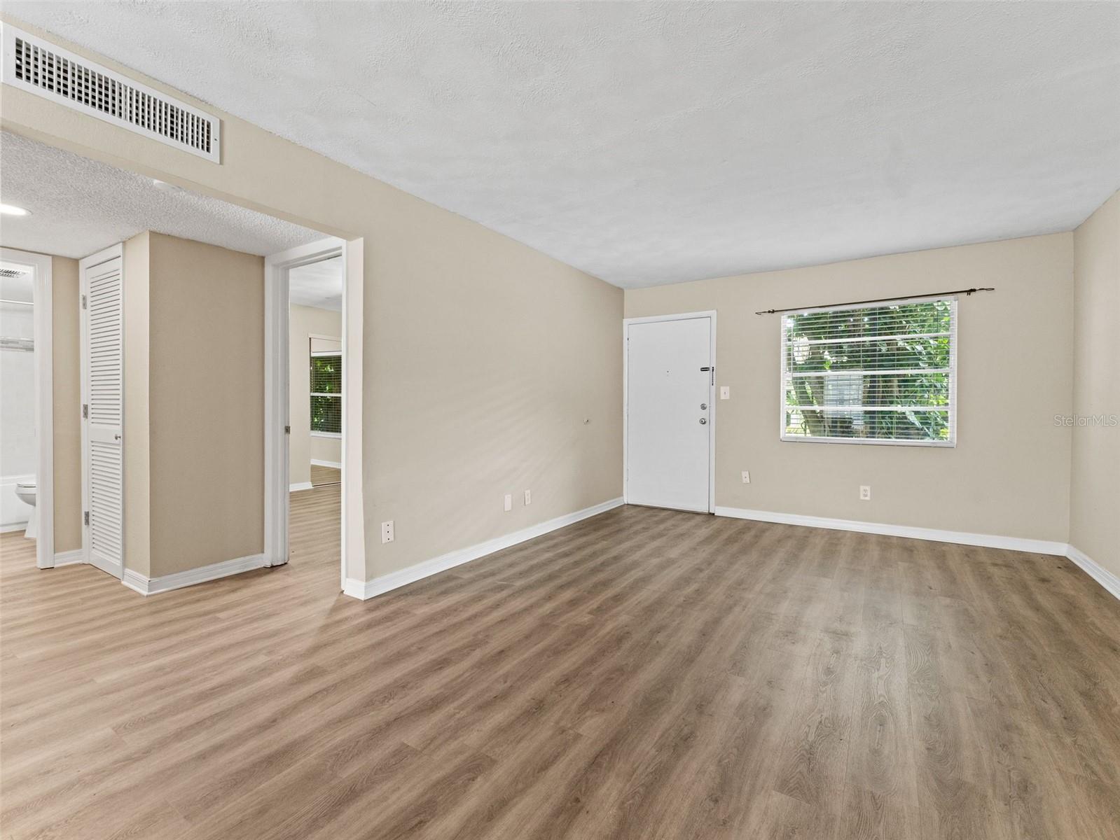 Image 2 of 14 For 2808 Azeele Street 117