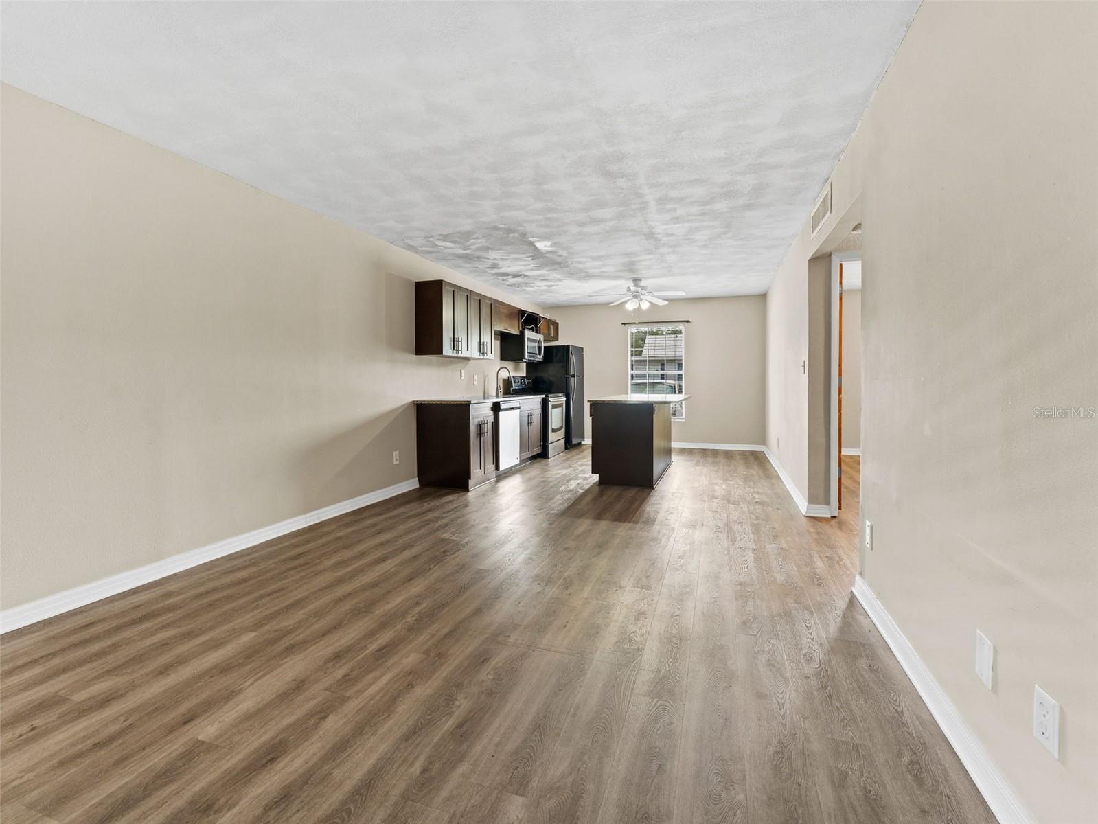 Image 3 of 14 For 2808 Azeele Street 117