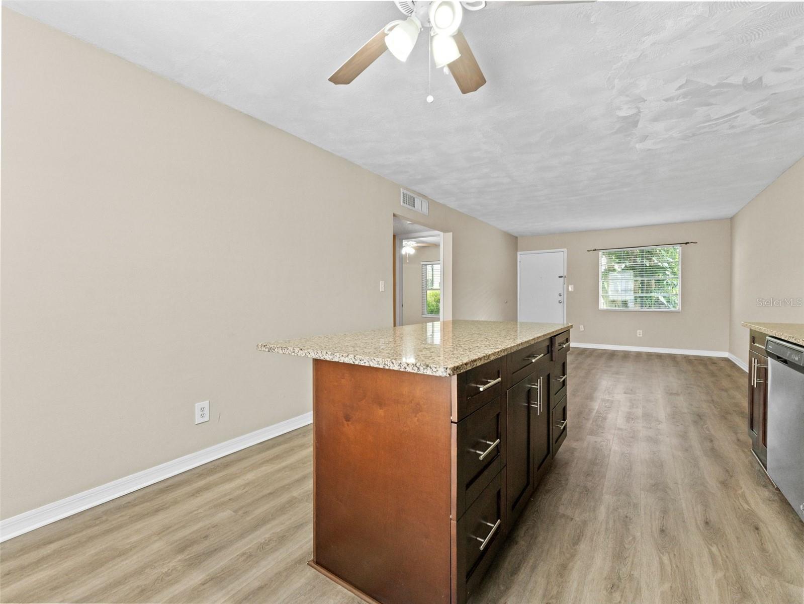 Image 6 of 14 For 2808 Azeele Street 117