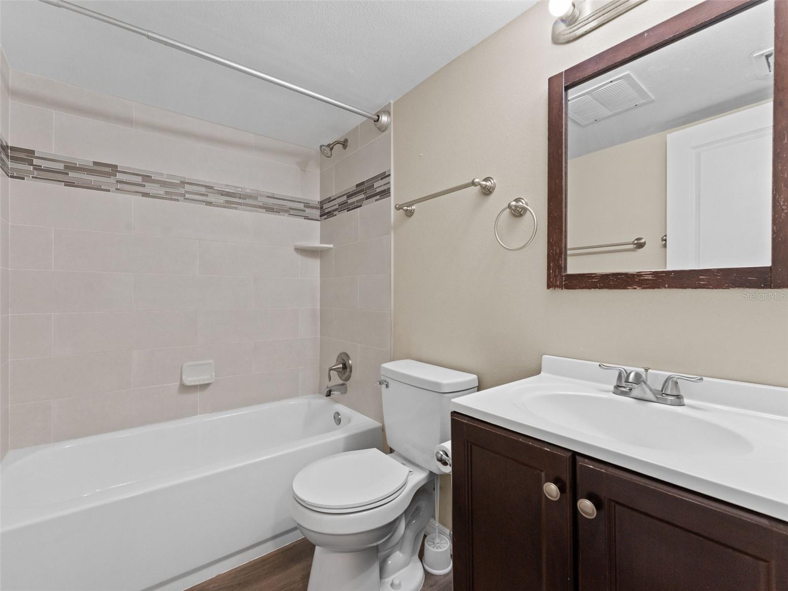 Image 9 of 14 For 2808 Azeele Street 117