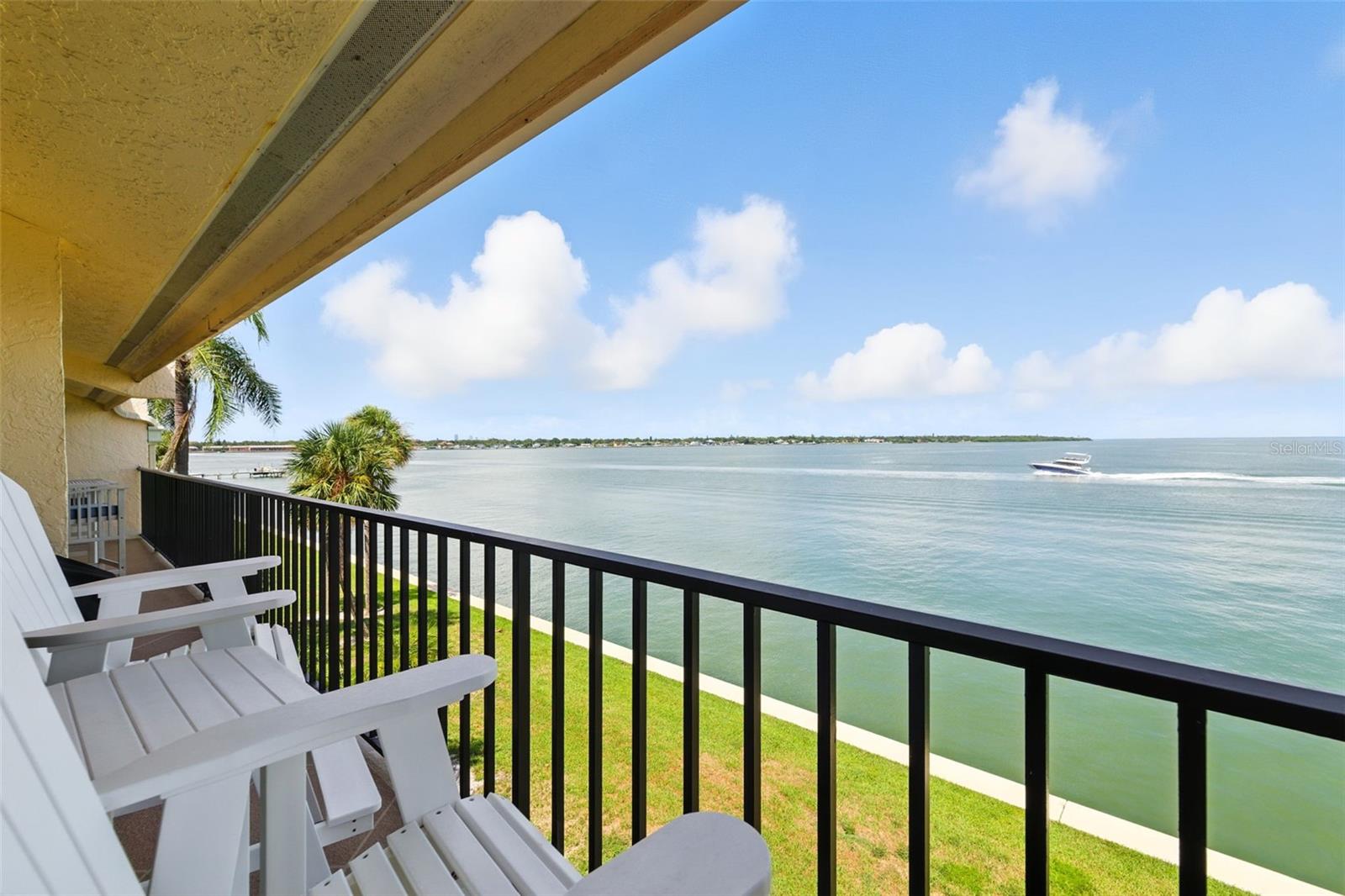 Image 24 of 33 For 7540 Sunshine Skyway Lane S 221