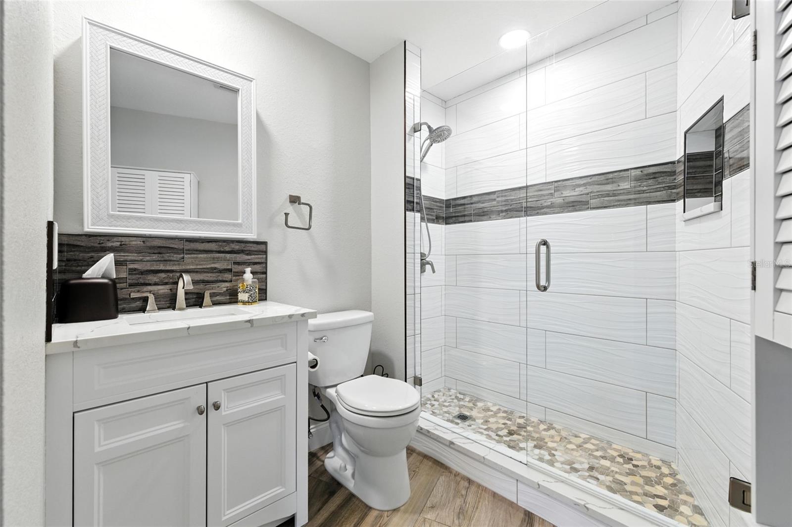Image 28 of 33 For 7540 Sunshine Skyway Lane S 221