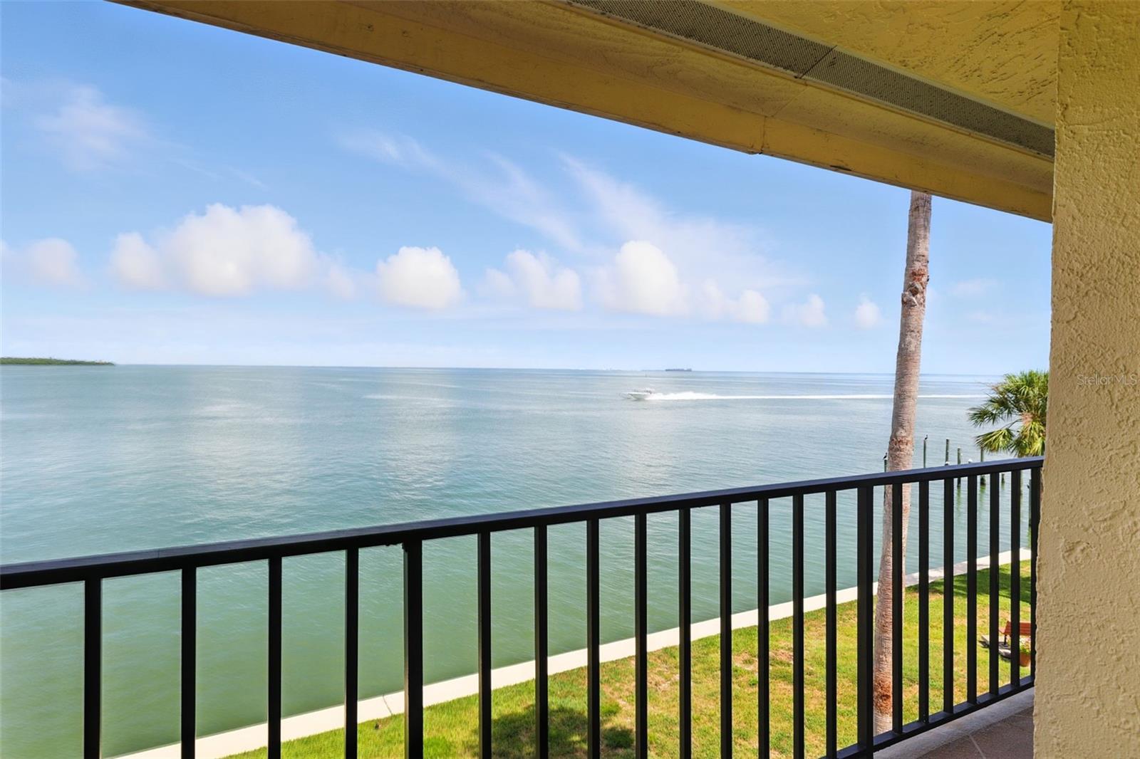 Image 31 of 33 For 7540 Sunshine Skyway Lane S 221