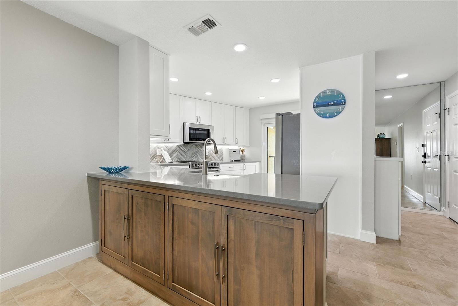 Image 7 of 33 For 7540 Sunshine Skyway Lane S 221