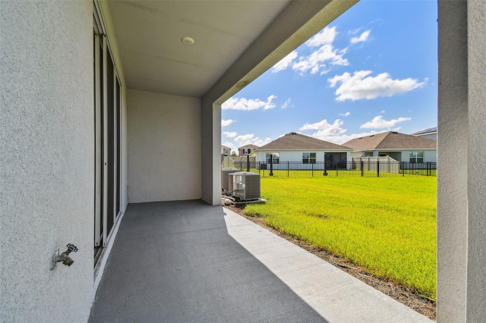 Image 30 of 82 For 33078 Major Oak Drive