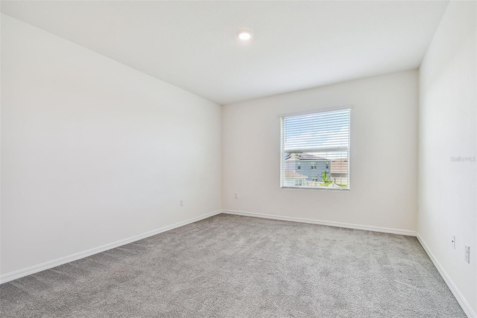 Image 42 of 82 For 33078 Major Oak Drive