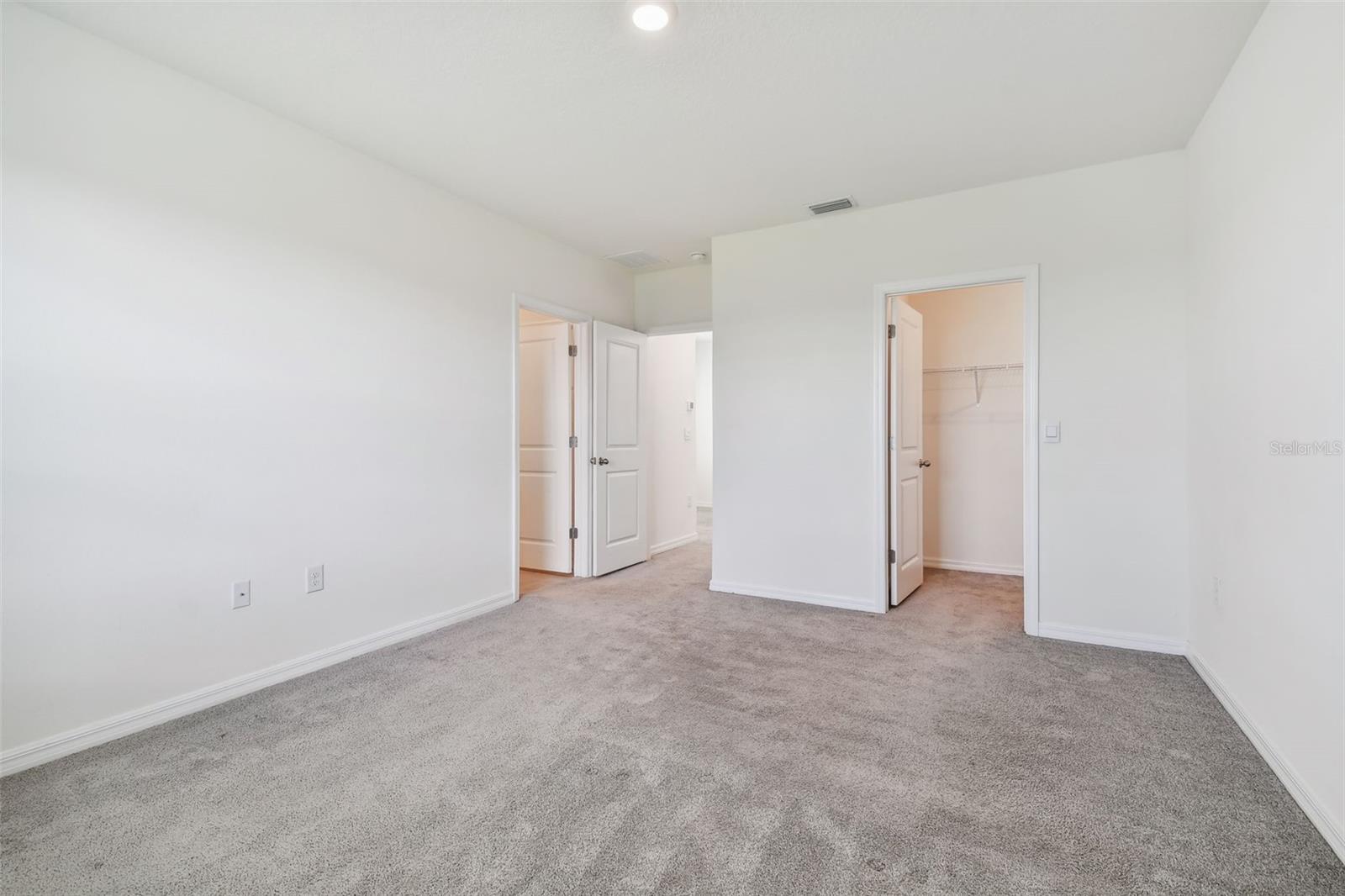 Image 43 of 82 For 33078 Major Oak Drive