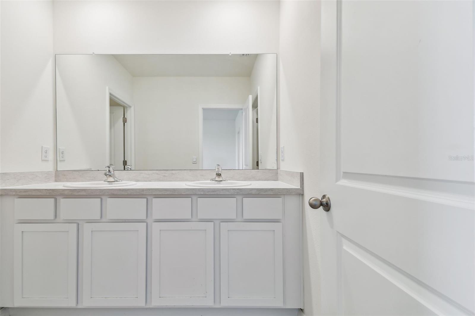 Image 47 of 82 For 33078 Major Oak Drive