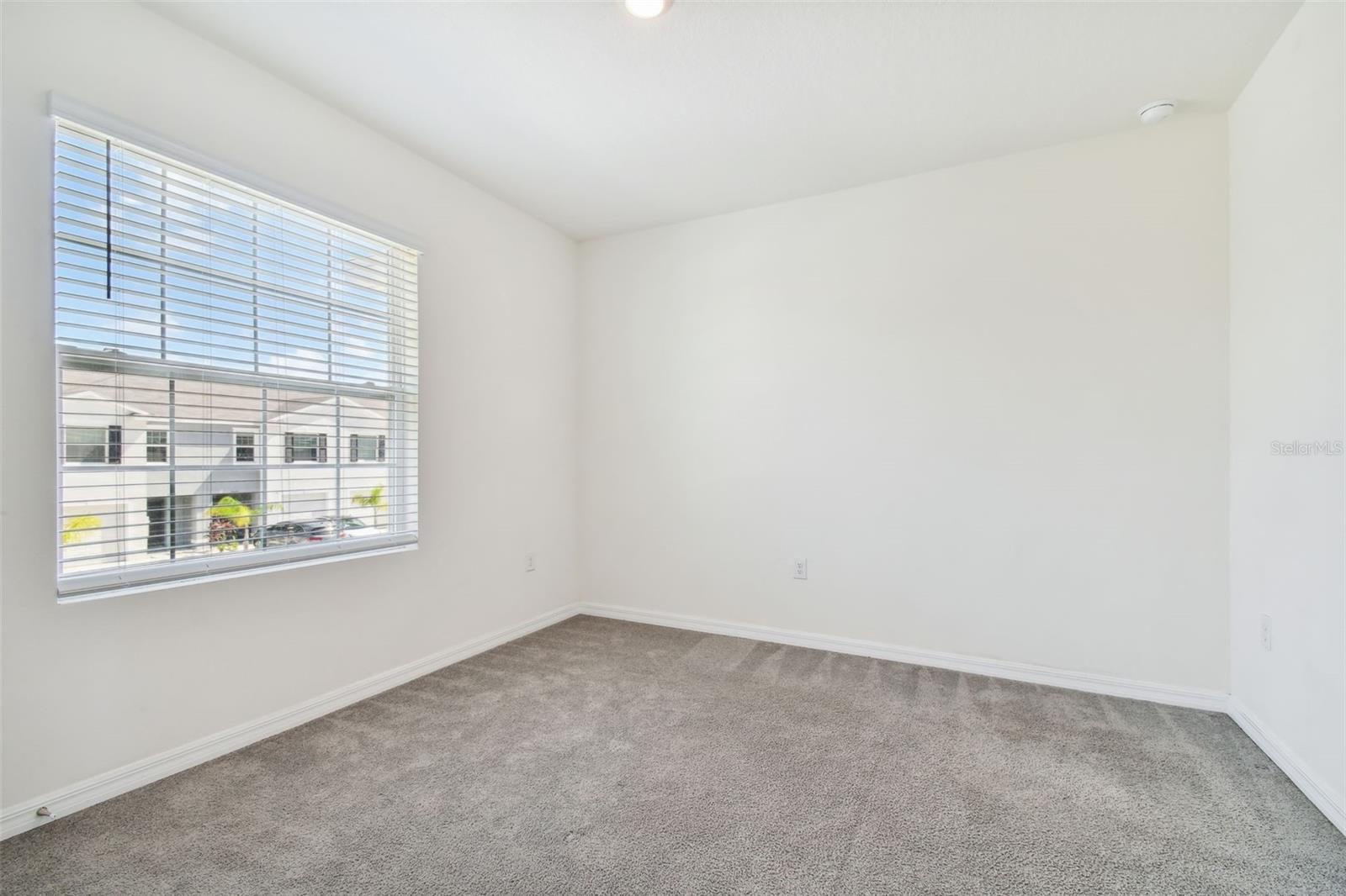 Image 60 of 82 For 33078 Major Oak Drive