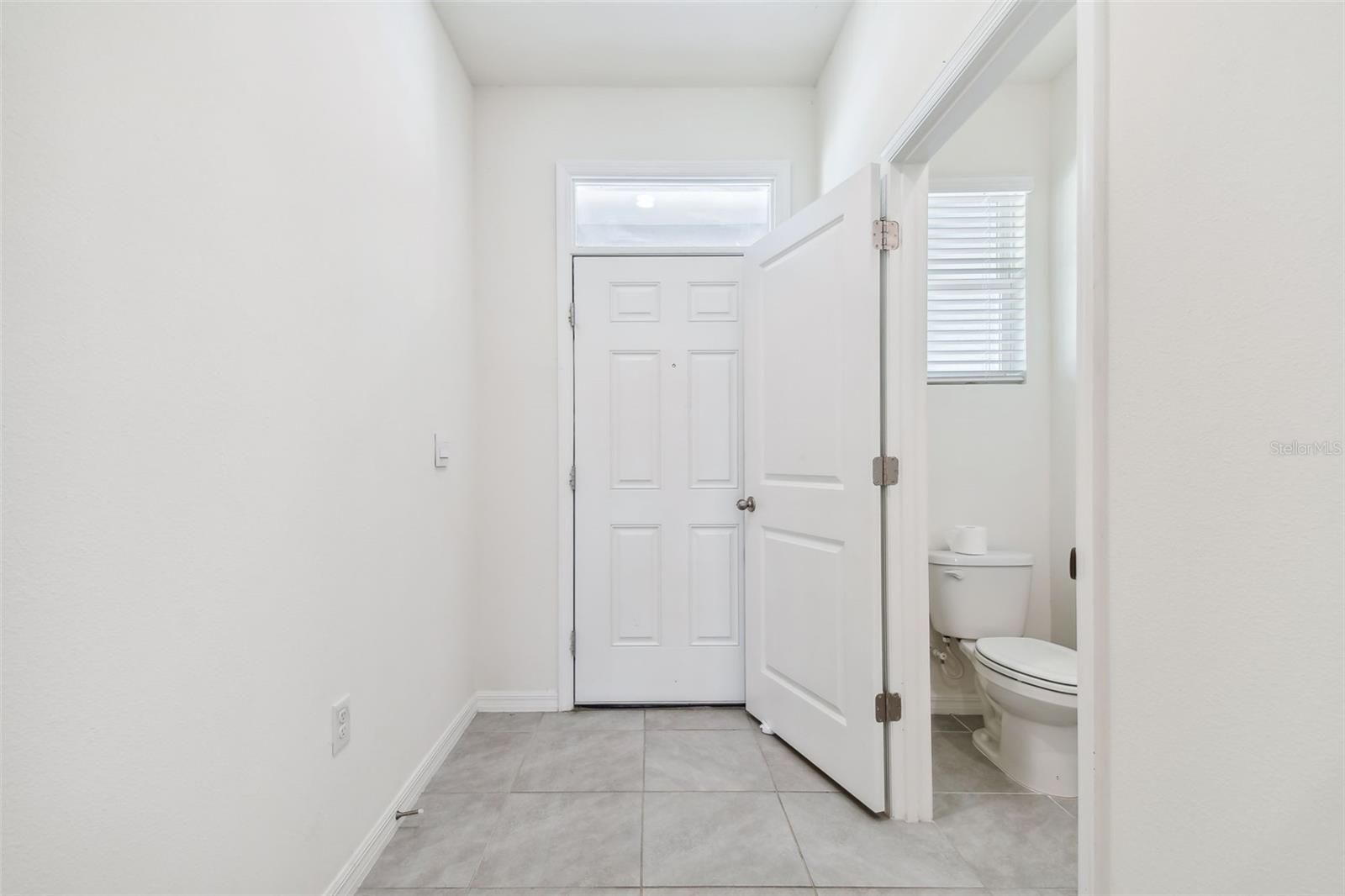 Image 9 of 82 For 33078 Major Oak Drive
