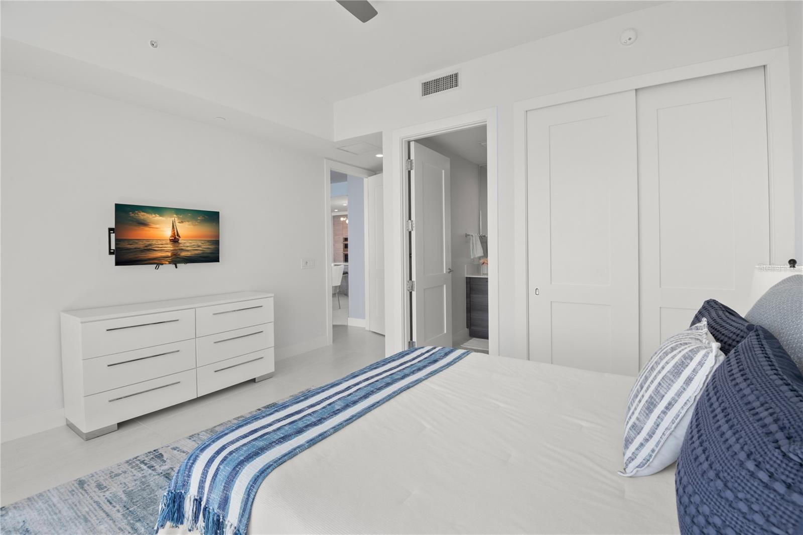 Image 22 of 29 For 301 1st Street S 2402