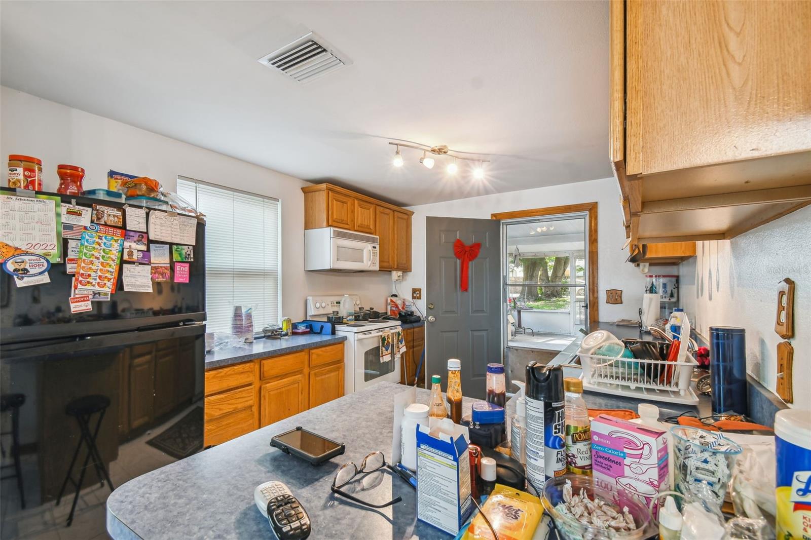 Image 18 of 62 For 227 Mckean Street