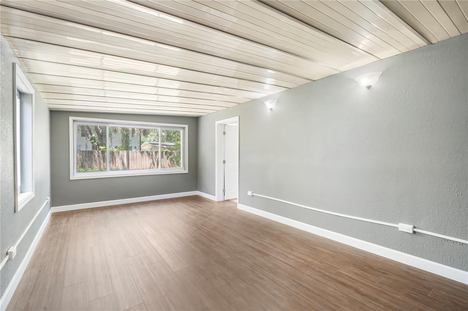 Image 14 of 22 For 4715 Knights Avenue