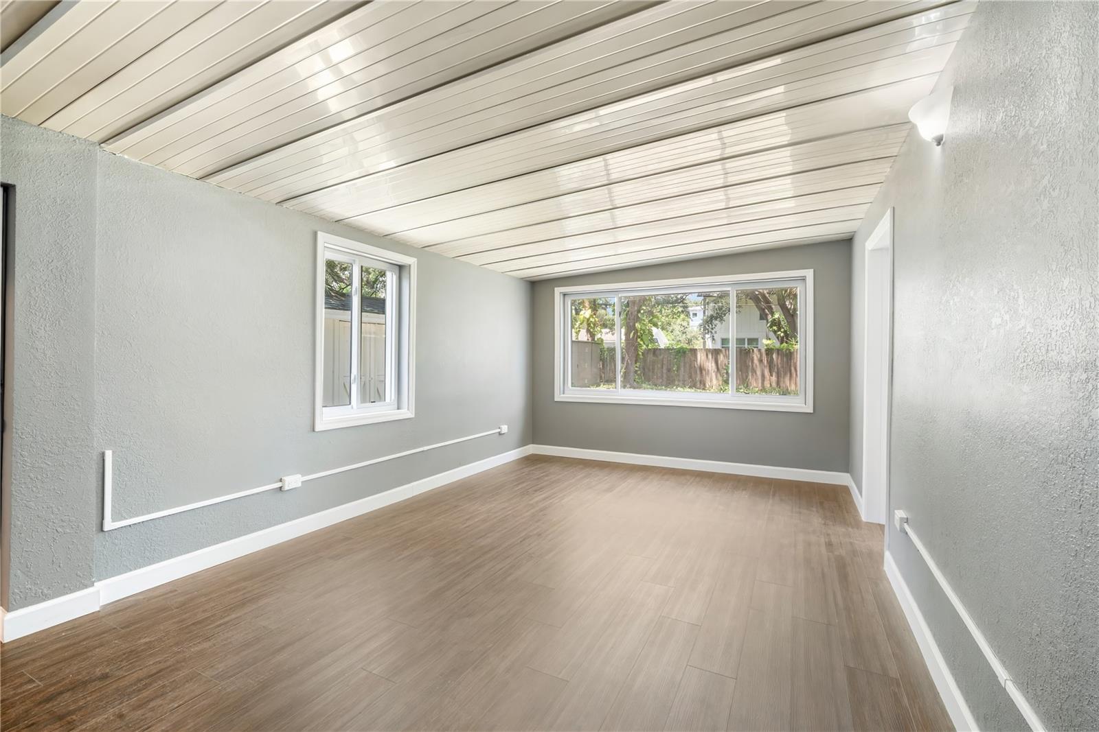 Image 15 of 22 For 4715 Knights Avenue