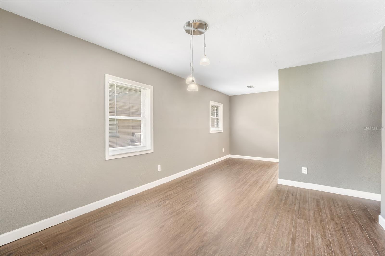 Image 5 of 22 For 4715 Knights Avenue