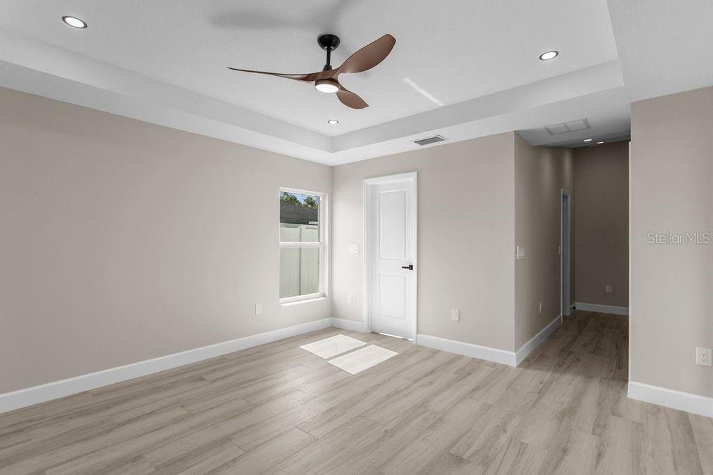 Image 12 of 32 For 8405 Woodlake Drive