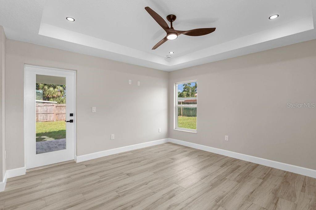 Image 14 of 32 For 8405 Woodlake Drive