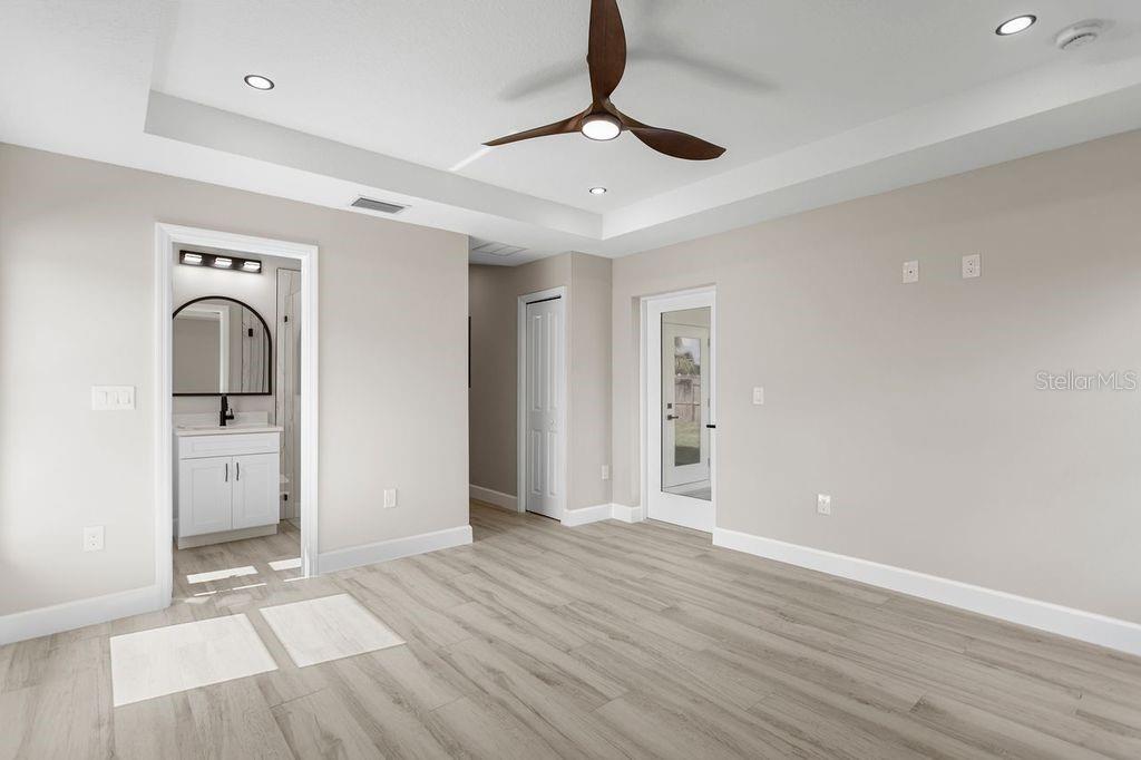 Image 15 of 32 For 8405 Woodlake Drive