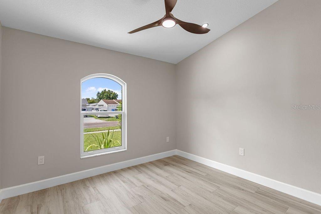 Image 20 of 32 For 8405 Woodlake Drive