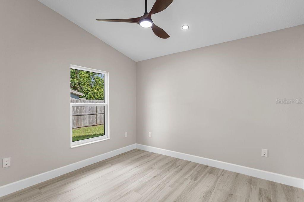 Image 24 of 32 For 8405 Woodlake Drive