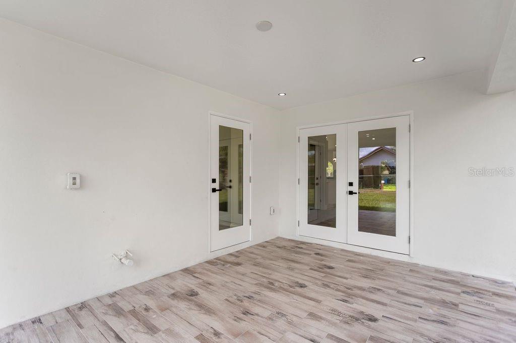Image 26 of 32 For 8405 Woodlake Drive