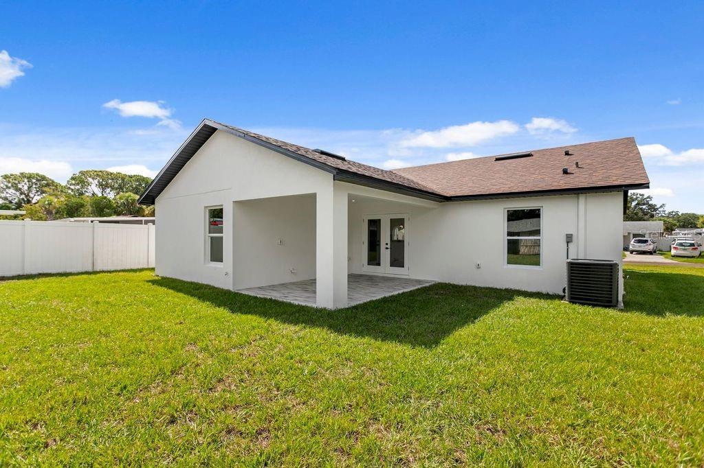 Image 29 of 32 For 8405 Woodlake Drive