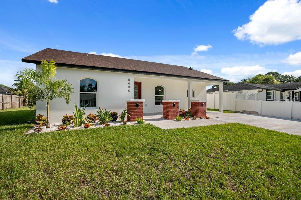 Image 4 of 32 For 8405 Woodlake Drive