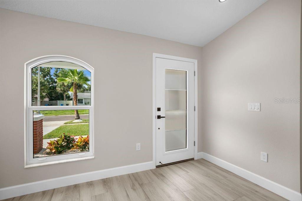 Image 6 of 32 For 8405 Woodlake Drive