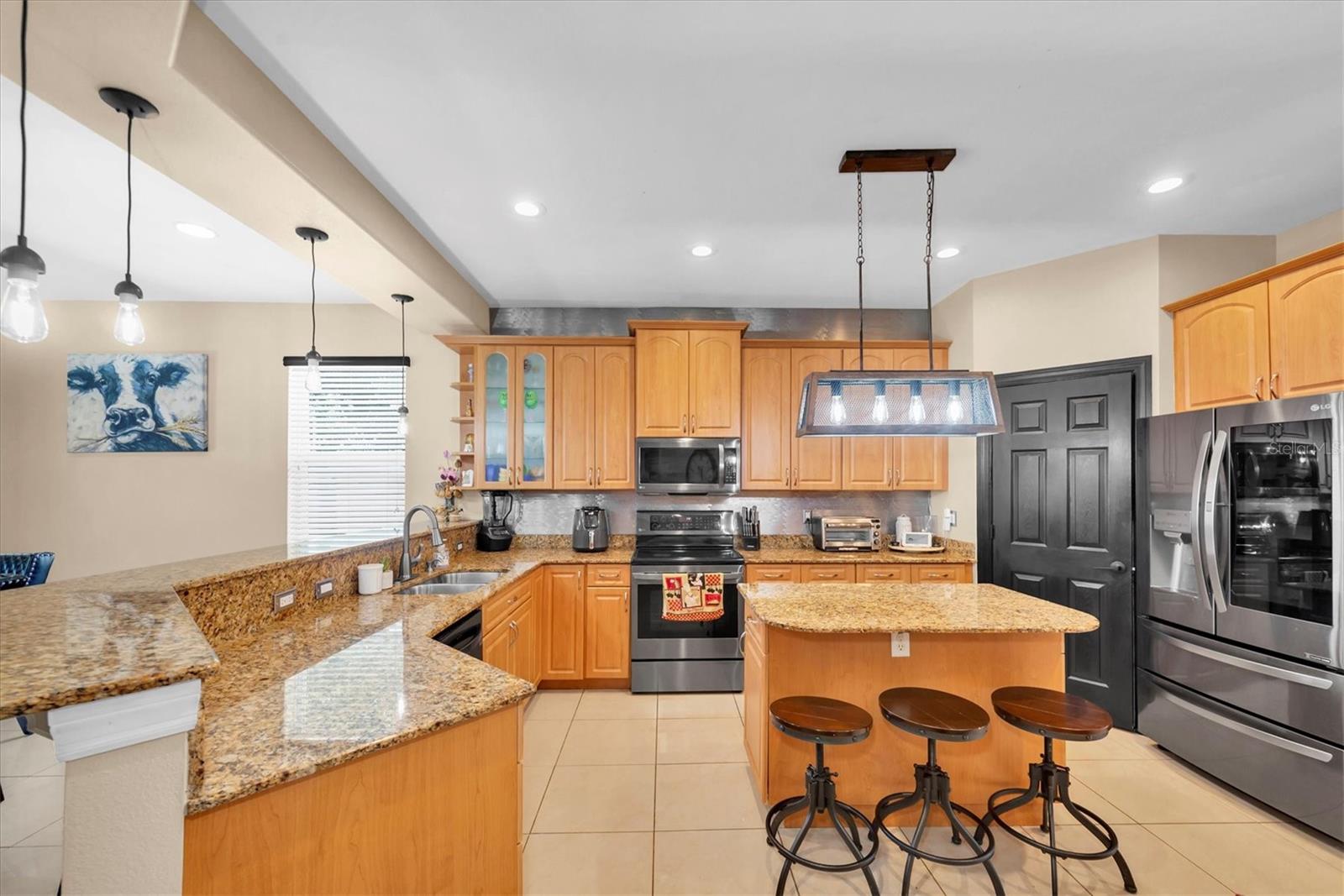 Image 15 of 47 For 8930 Newport Avenue