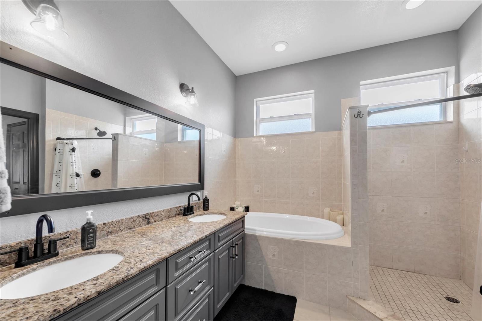 Image 30 of 47 For 8930 Newport Avenue