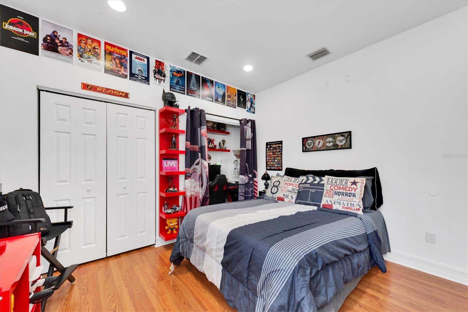 Image 32 of 47 For 8930 Newport Avenue