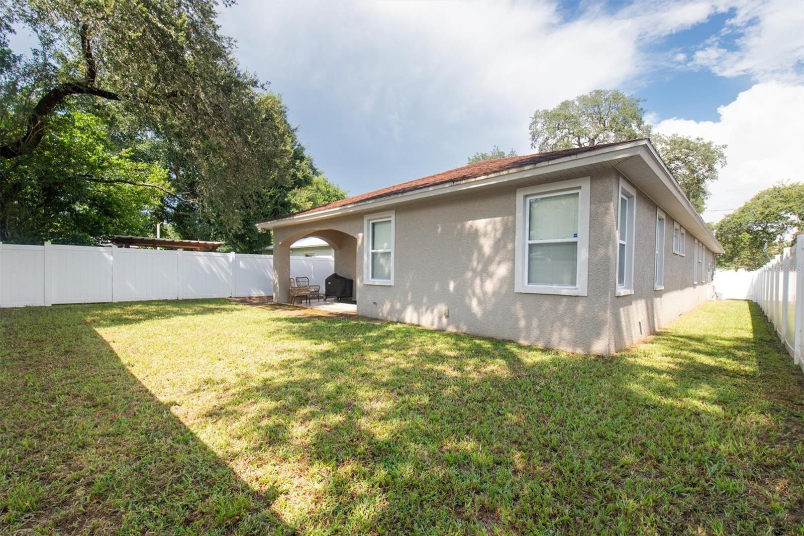 Image 42 of 47 For 8930 Newport Avenue