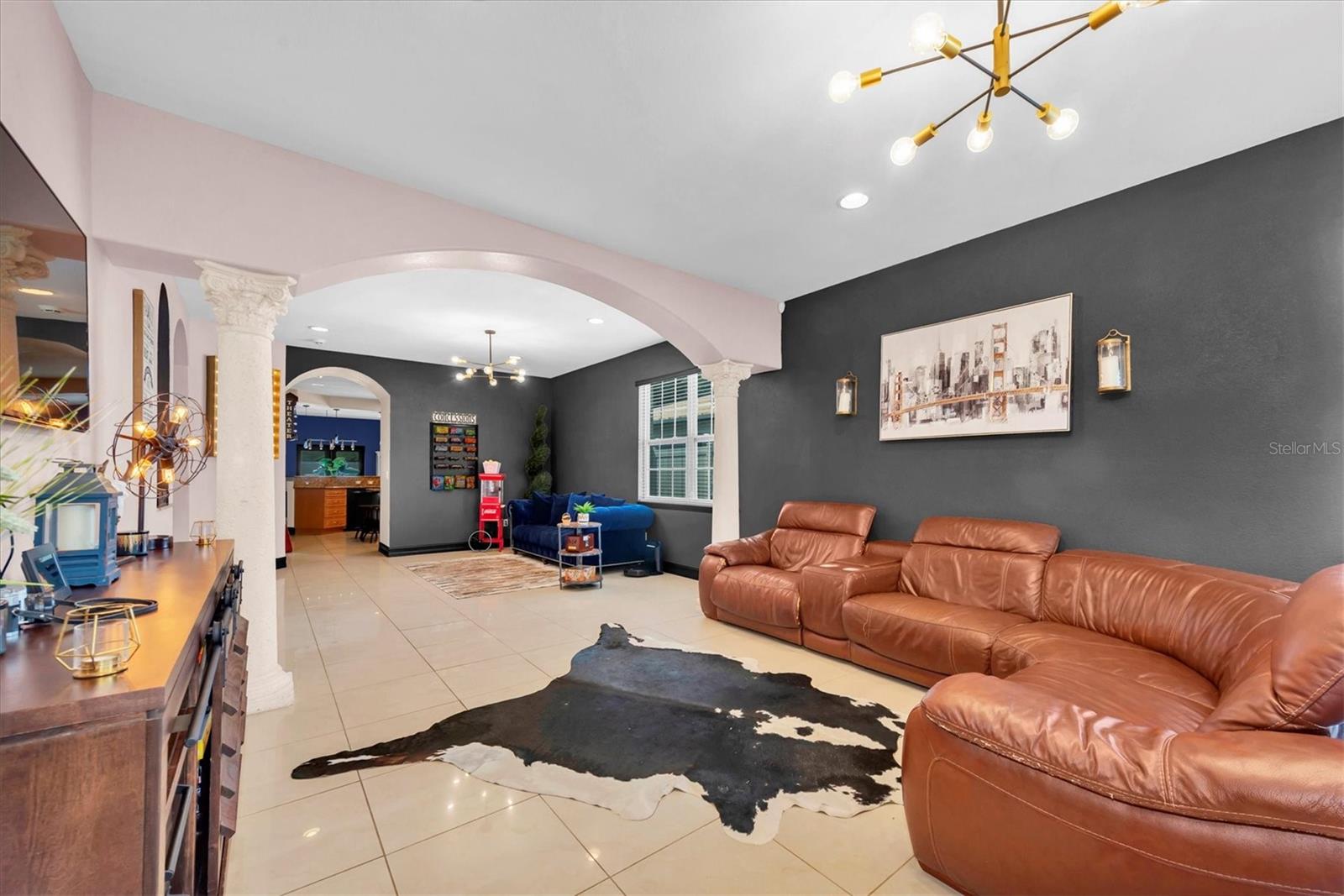 Image 6 of 47 For 8930 Newport Avenue