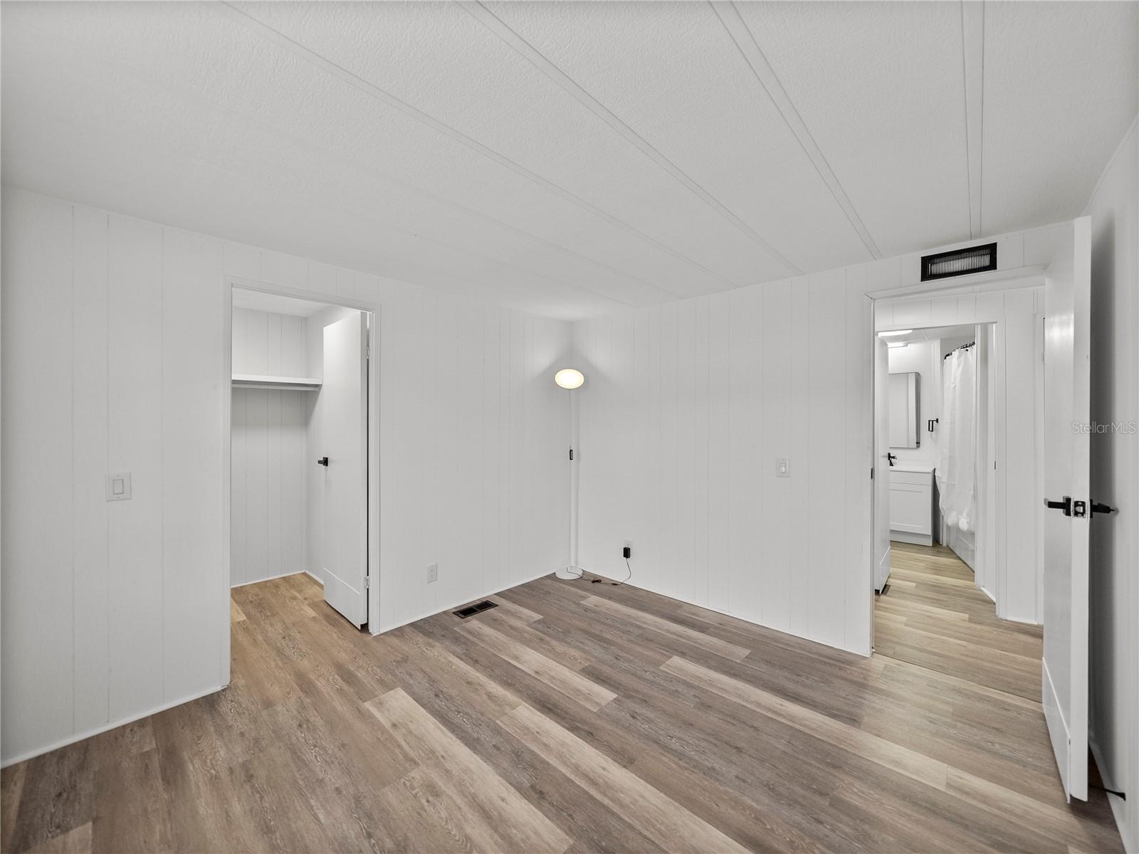 Image 22 of 73 For 1610 Reynolds Road 35
