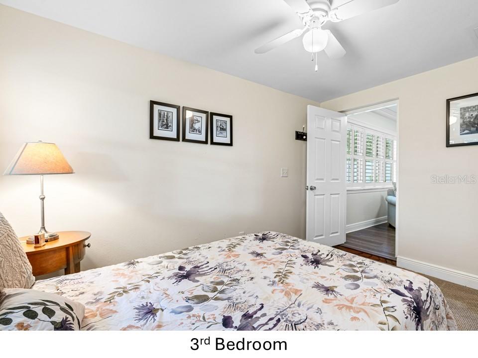 Image 26 of 37 For 118 Live Oak Lane
