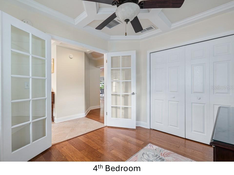 Image 29 of 37 For 118 Live Oak Lane