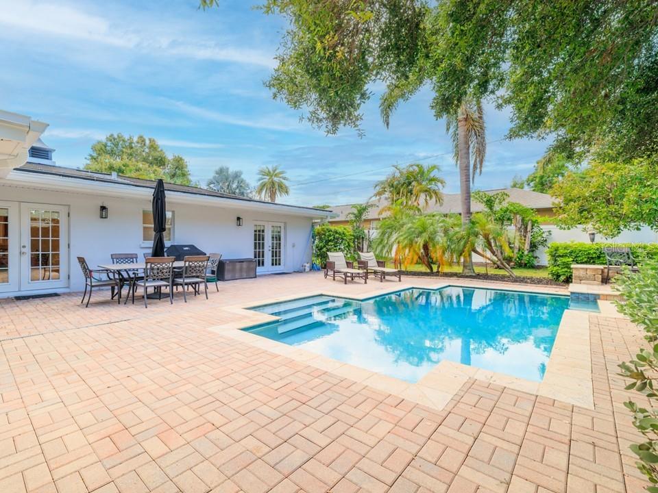 Image 32 of 37 For 118 Live Oak Lane