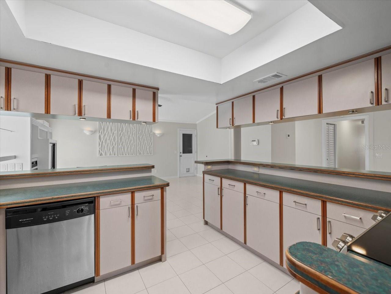 Image 14 of 35 For 15909 Marshfield Drive Drive