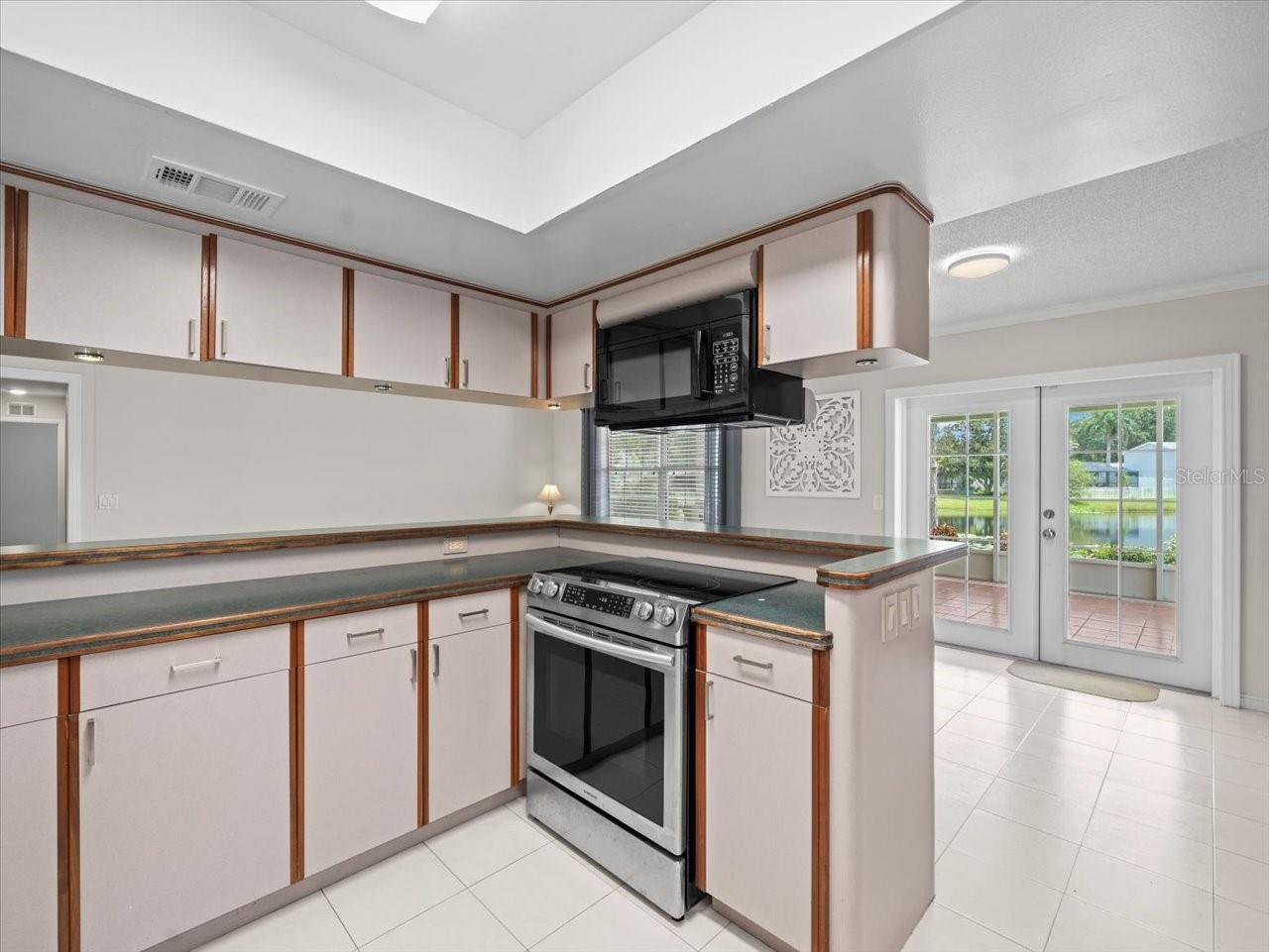 Image 17 of 35 For 15909 Marshfield Drive Drive
