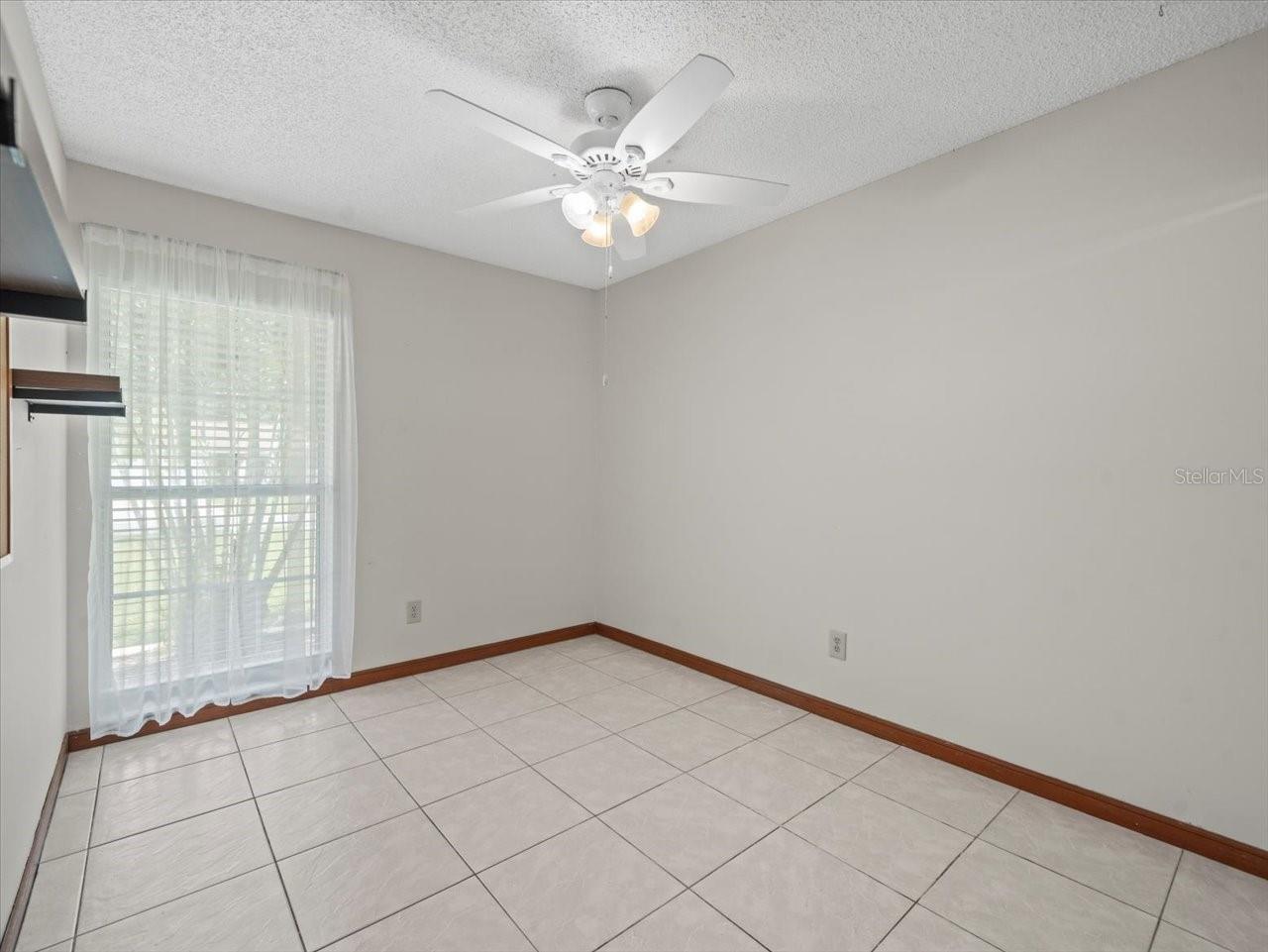 Image 25 of 35 For 15909 Marshfield Drive Drive