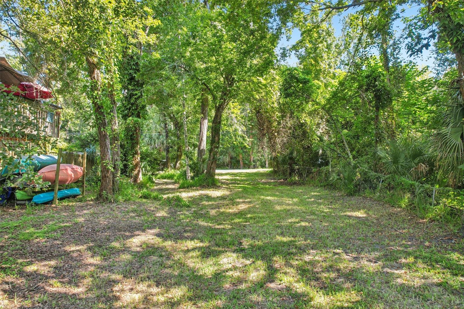 Listing photo id 10 for 6951 Richard Drive