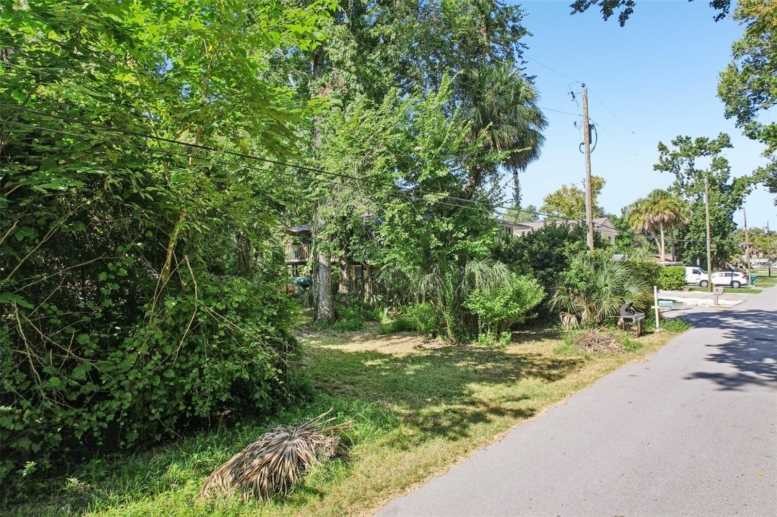 Listing photo id 1 for 6951 Richard Drive