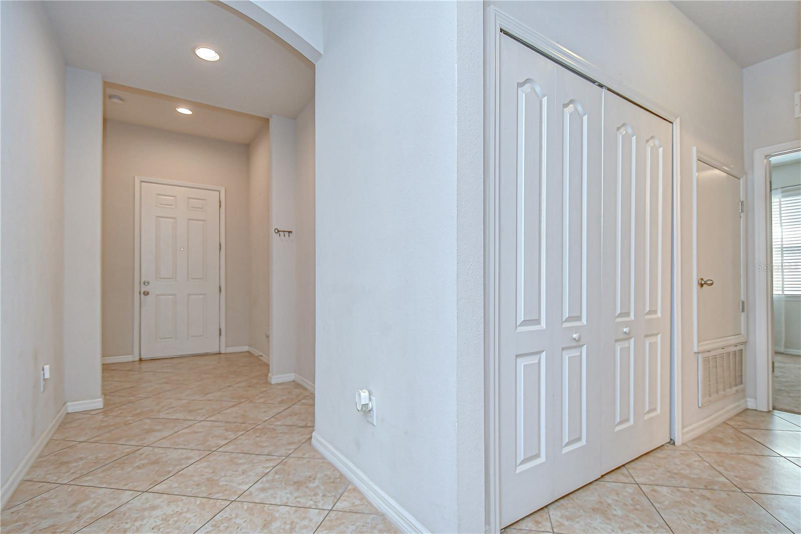 Image 22 of 41 For 11162 Spring Point Circle