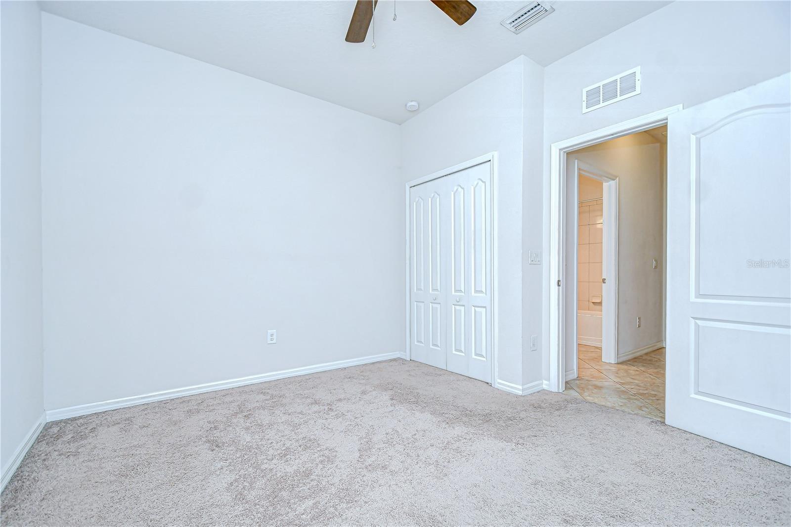 Image 23 of 41 For 11162 Spring Point Circle