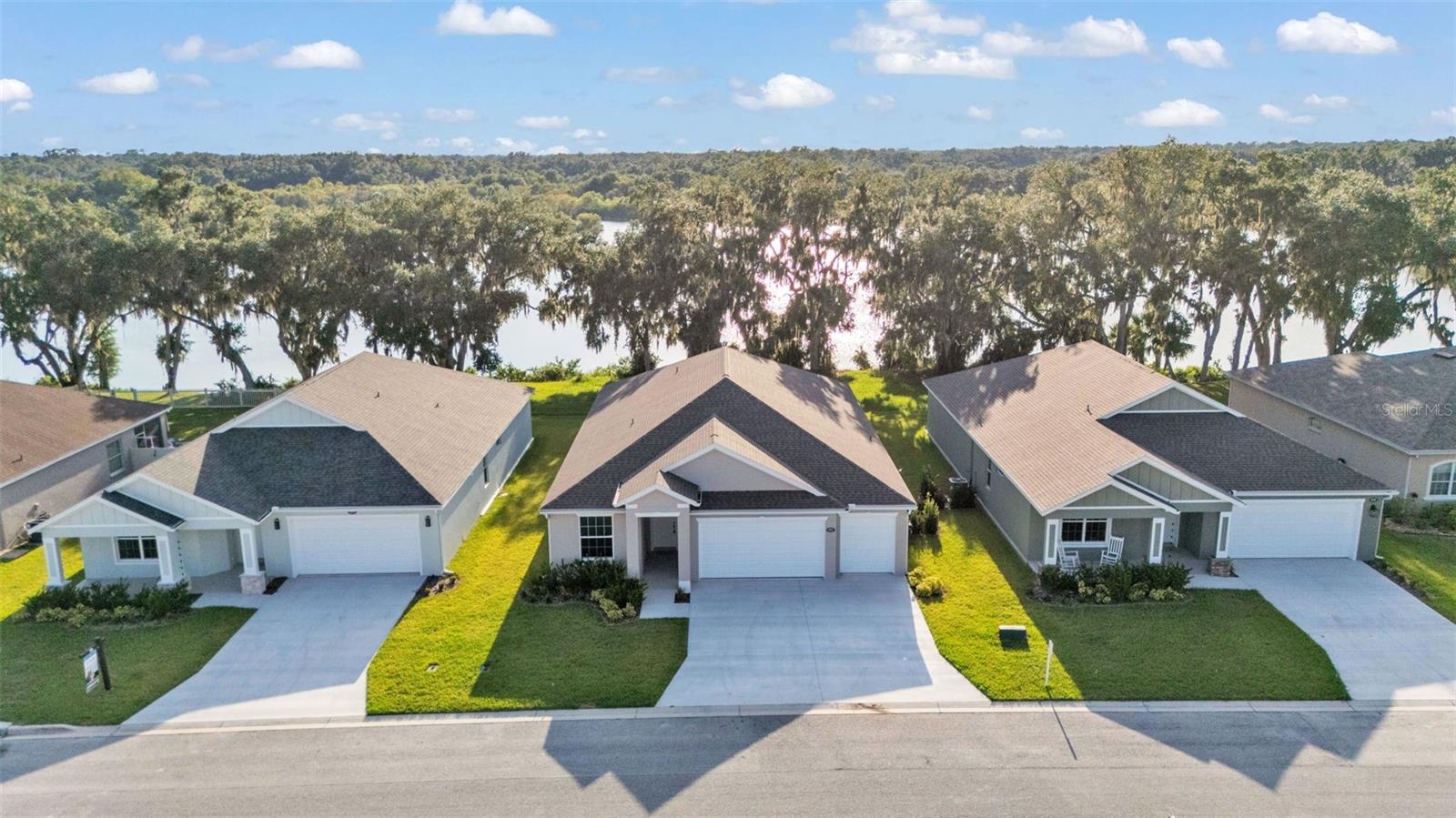 Image 37 of 43 For 4541 Fairway Oaks Drive