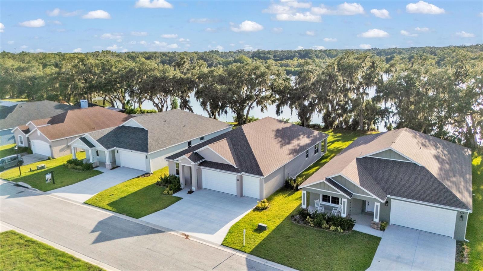 Image 38 of 43 For 4541 Fairway Oaks Drive